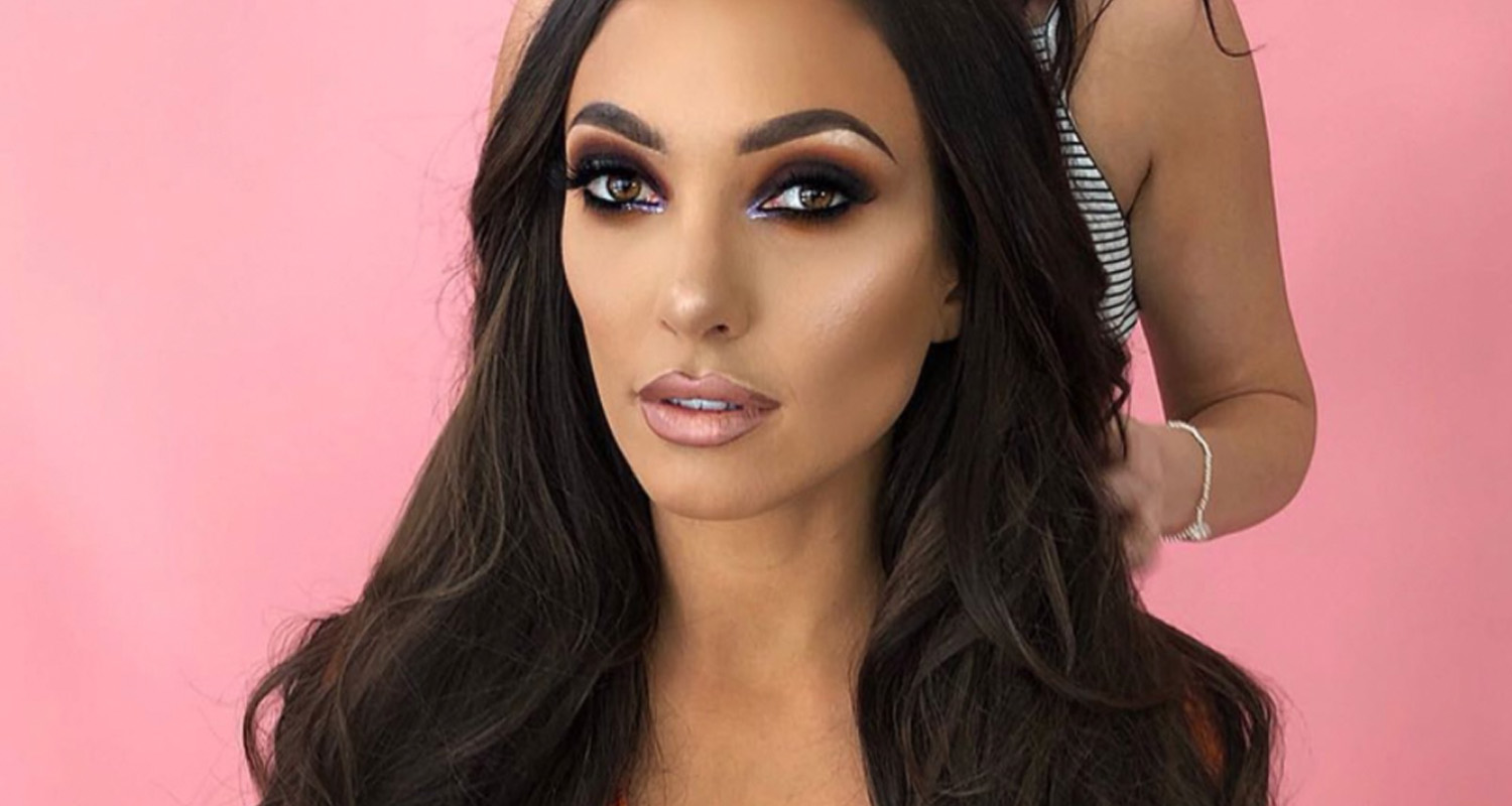 Love Island Star Sophie Gradon Dies At 32 Who 8851