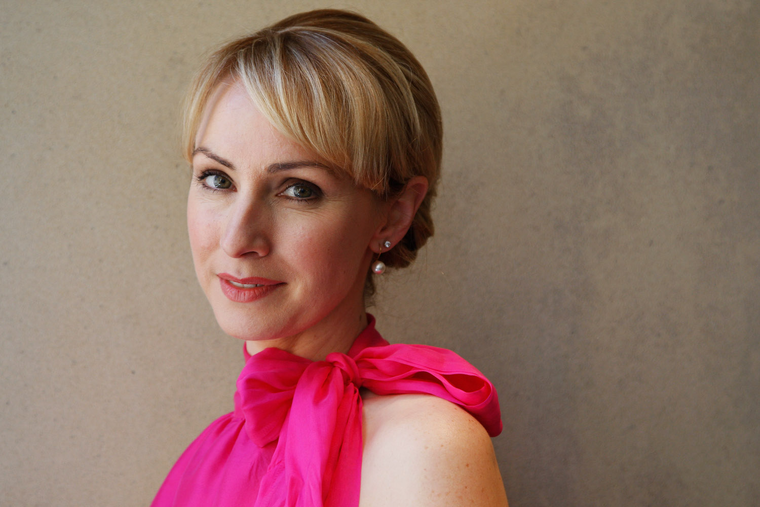 Lisa McCune News & FAQs: How Well Do You Know Her? | WHO